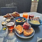 Апарт-отель Domaine De La Mautanne 4*