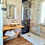 Domaine De La Mautanne 4*