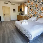 Domaine De La Mautanne Апарт-отель 4*