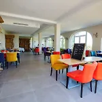 Domaine De La Mautanne 4*