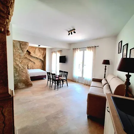 Domaine De La Mautanne Hotel apartamentowy Sainte-Tulle