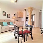 Domaine De La Mautanne Apartahotel Sainte-Tulle