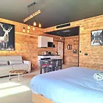 Domaine De La Mautanne 4*