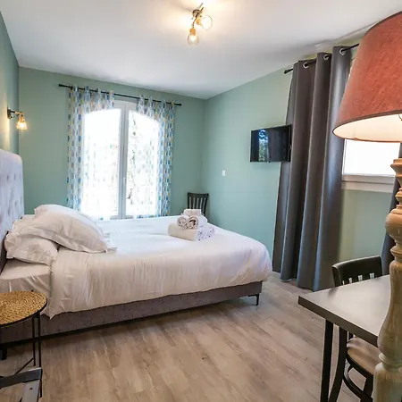 아파트호텔 Domaine De La Mautanne 4*
