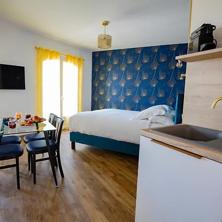 Domaine De La Mautanne 4*