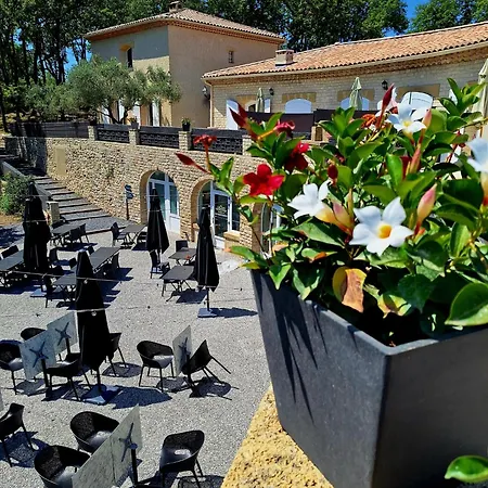 Domaine De La Mautanne 4*