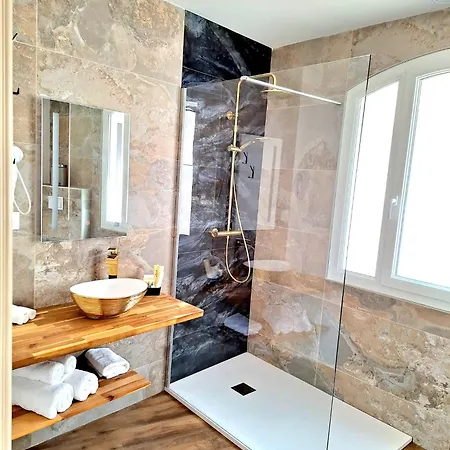 Domaine De La Mautanne 4*