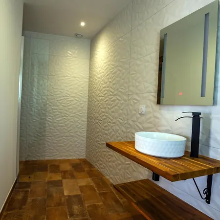 Domaine De La Mautanne 4* Sainte-Tulle