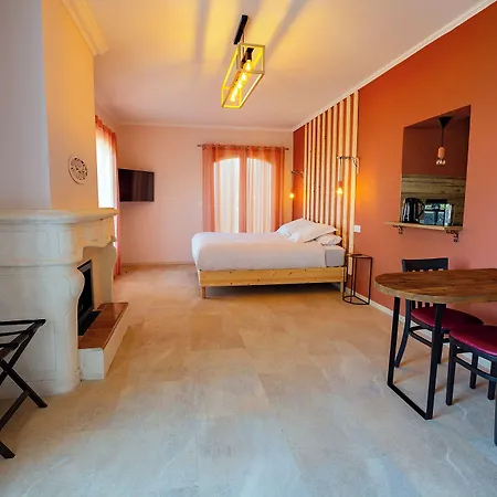 Domaine De La Mautanne 4* Sainte-Tulle