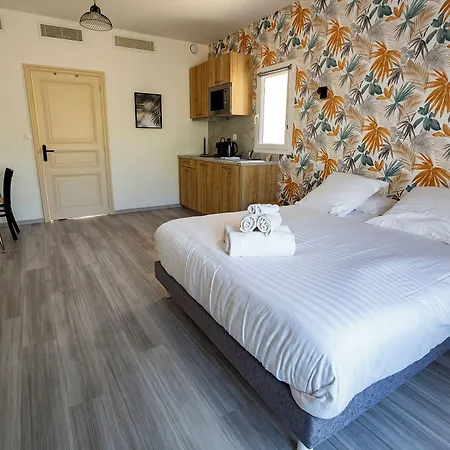 Domaine De La Mautanne Hotel apartamentowy 4*
