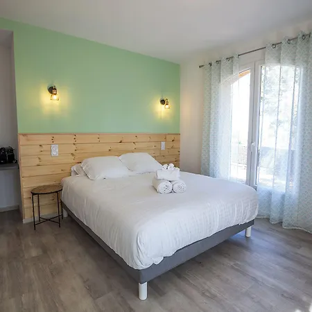 Hotel apartamentowy Domaine De La Mautanne