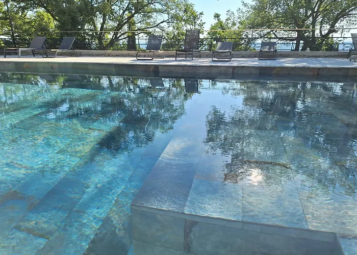 Aparthotel Domaine De La Mautanne Sainte-Tulle