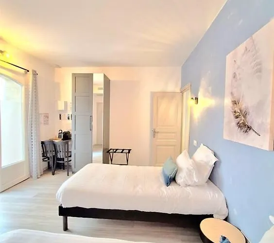 Domaine De La Mautanne Aparthotel Sainte-Tulle