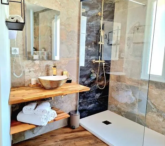 Domaine De La Mautanne 4*