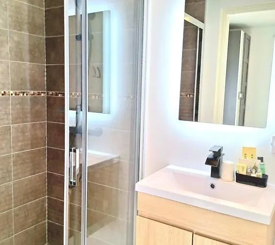 Domaine De La Mautanne 4*