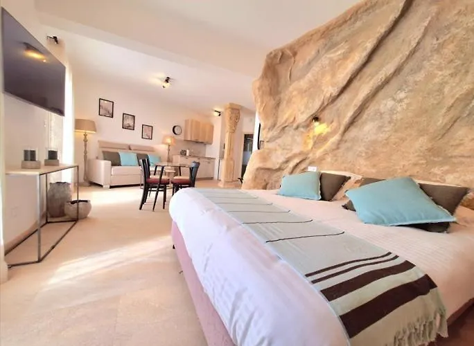 Domaine De La Mautanne Aparthotel