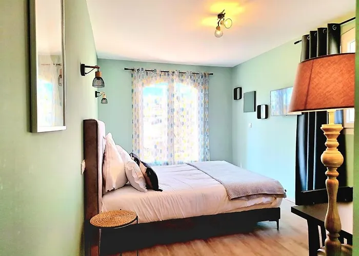 Domaine De La Mautanne Aparthotel 4*