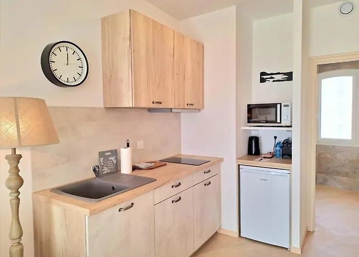 Aparthotel Domaine De La Mautanne 4*