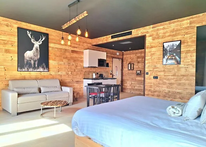 Domaine De La Mautanne 4*