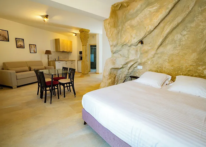 Aparthotel Domaine De La Mautanne 4*